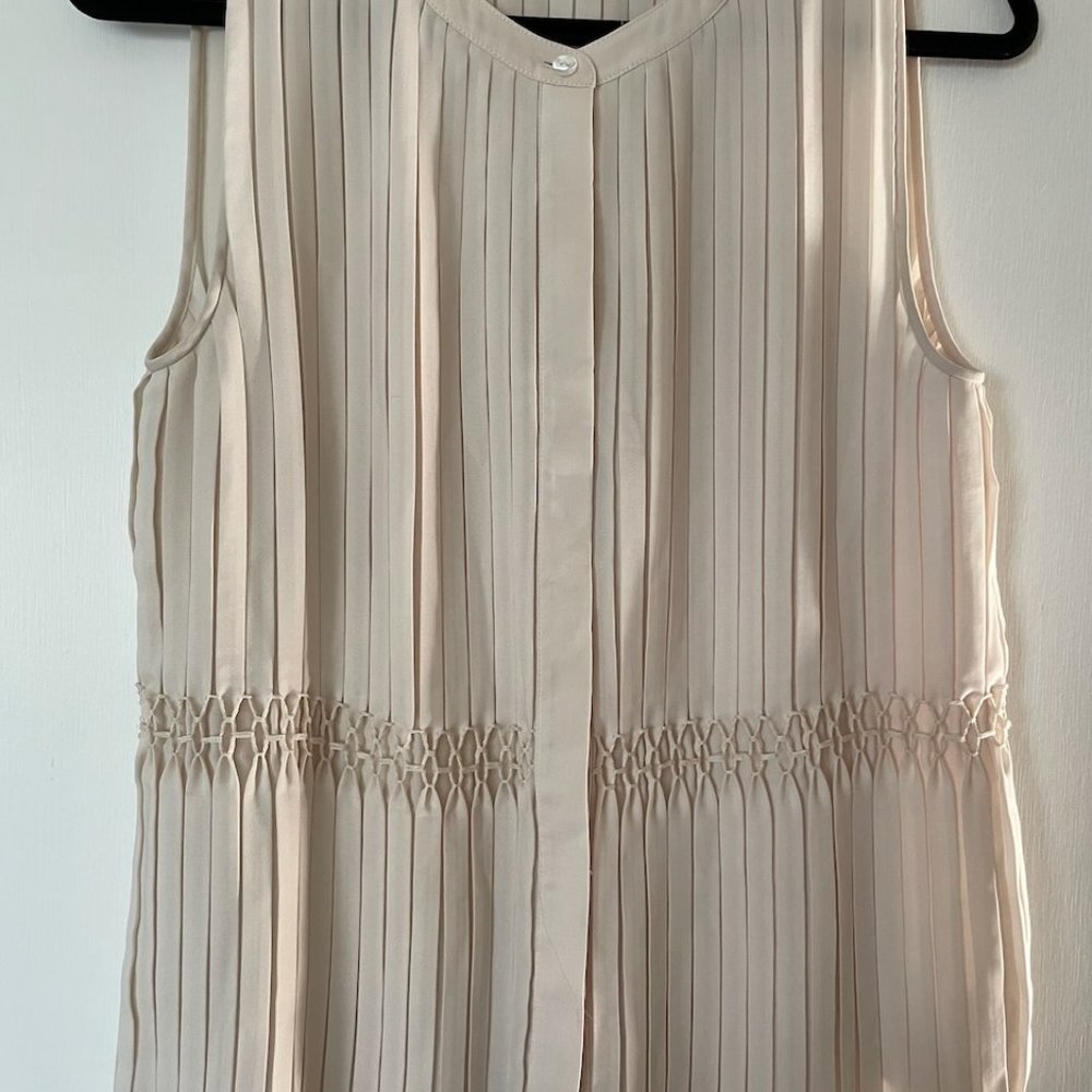 Theory pleated georgette sleeveless blouse, vanilla color, size L